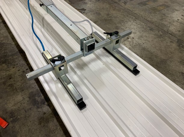 Righetti_in_action_vacuum_roof_panel_lifter