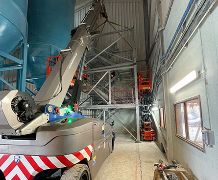 Valla V180RC - pick and carry crane