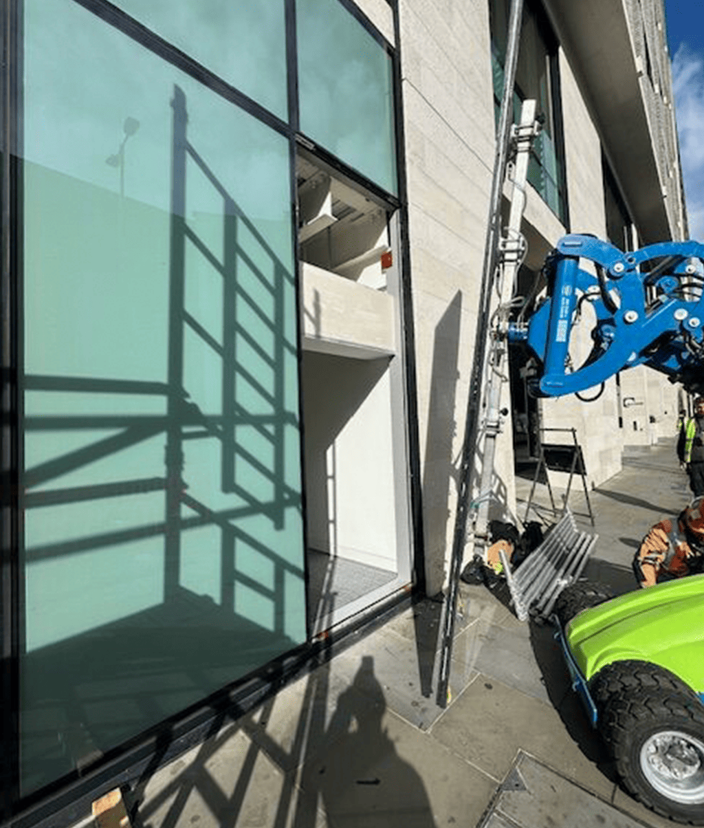Winlet 785 Glazing Robot - Hird Sales