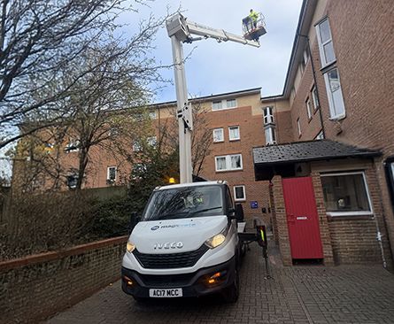 Oil&Steel Snake 2010H helps Magicote provide fast, effective gutter cleaning