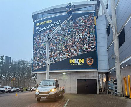 Magicote Cleans Hull’s Iconic Landmarks with Oil & Steel Precision